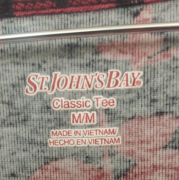 St. John's Bay 3/4 Sleeve V-Neck Classic Tee in Red and Black Floral Pattern - Picture 3 of 4
